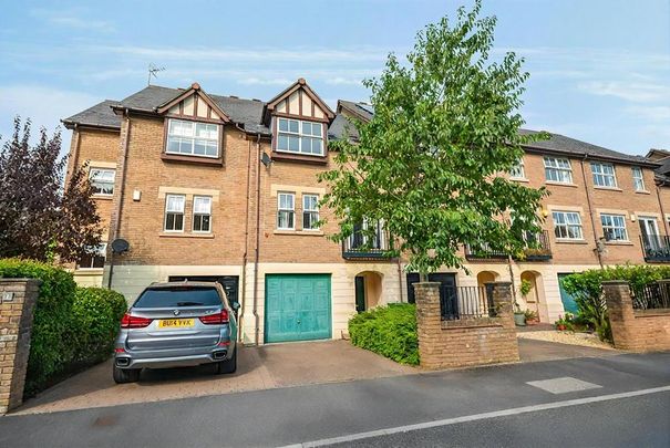 3 bedroom terraced house to rent - Photo 1