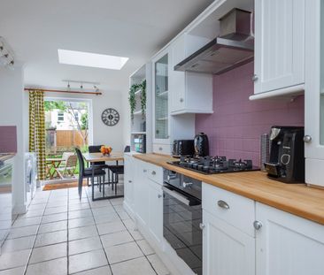 3 Bed Terraced House, Chestnut Road, SW20 - Photo 1