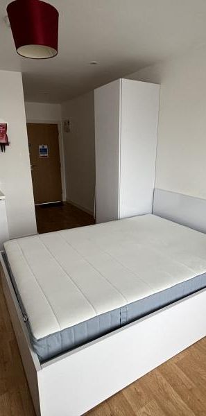 Studio to rent - Photo 1