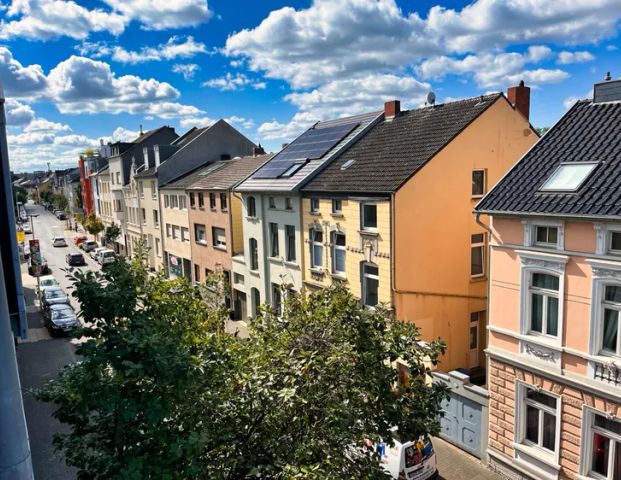 Kurzfristig bezugsfertig! Gepflegte, helle 2-Zi-Wohnung in in Beuel! 40qm, weißes Bad, Laminat...etc! - Photo 1