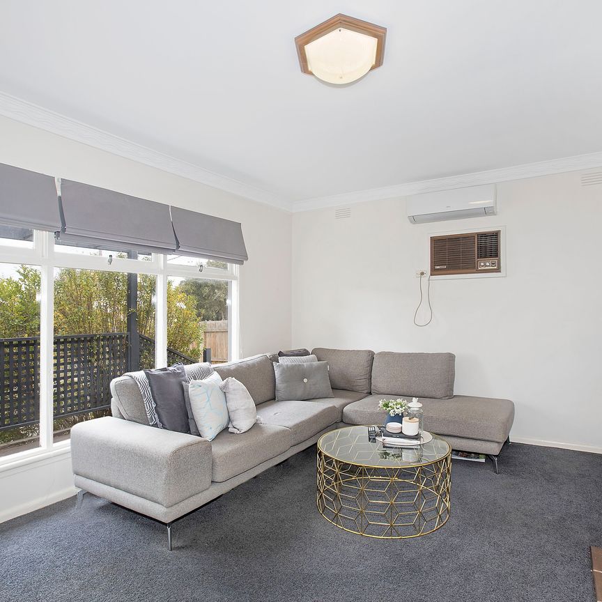 Wonderful Location, Perfect Family Home - Photo 1