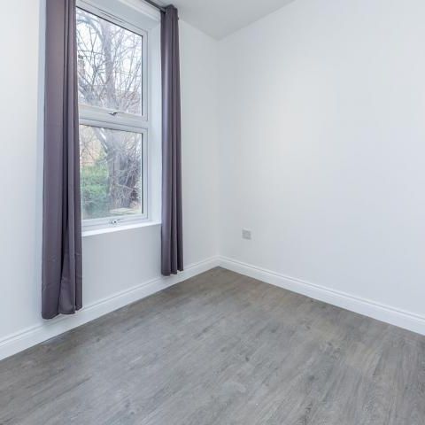 spacious 3 bedroom property close to Hackney downs - Photo 1