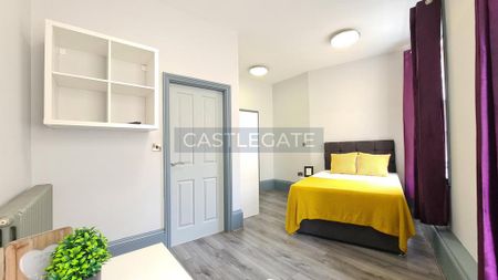 1 bedroom in a flat share to rent - Photo 3