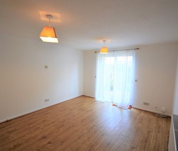 2 bedroom House - Bassingburn Walk, Welwyn Garden City - Photo 4