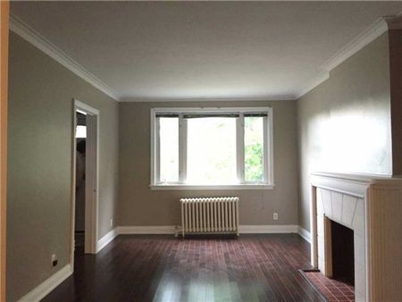 For Lease - 465 Sutherland Drive, Toronto, Ontario - Photo 2