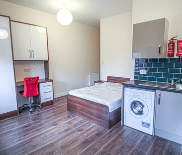 Apt 21, Clarendon House - Photo 2