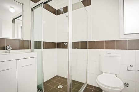 Spacious 4-Bedroom Family Home in Rooty Hill - Photo 2