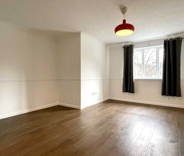 2 bed Flat for rent - Photo 5