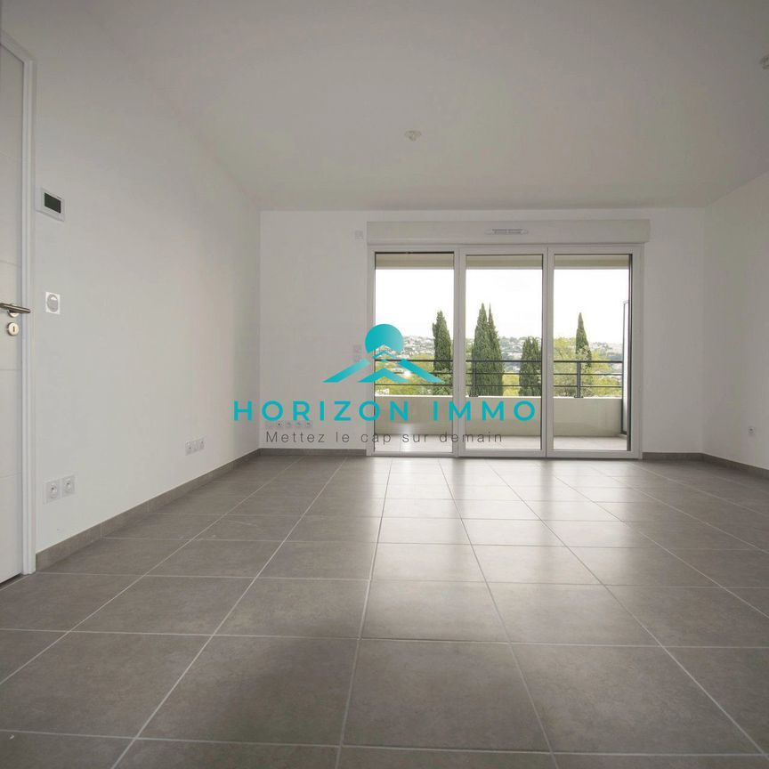 Location Appartement 2 pièces 42m² ST LAURENT DU VAR 06700 - Photo 1