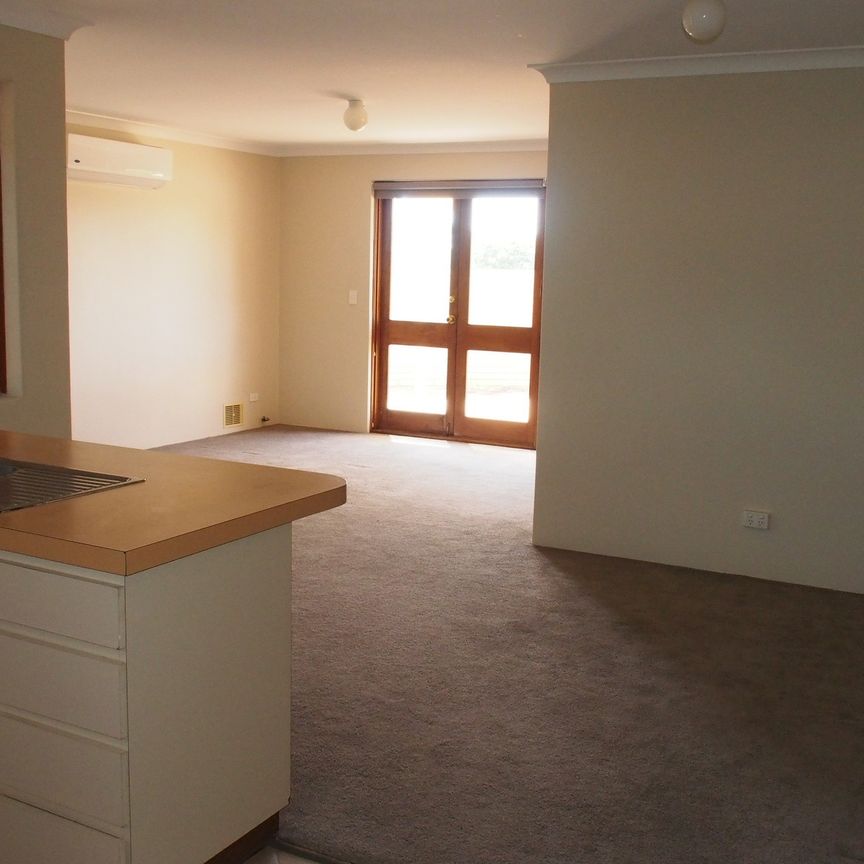 COASTAL LIVING! LIFESTYLE FOCUSSED! & PET-FRIENDLY UNIT WITH A BACKYARD! - Photo 1