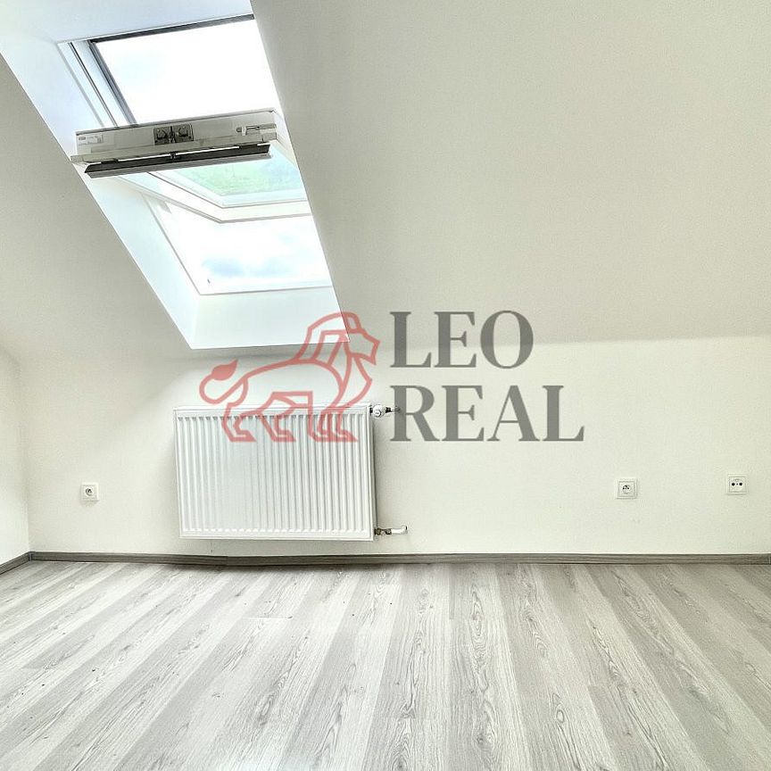 Pronájem bytu 1+1 20 m² - Fotografie 1