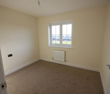 3 bedroom detached house to rent - Photo 2
