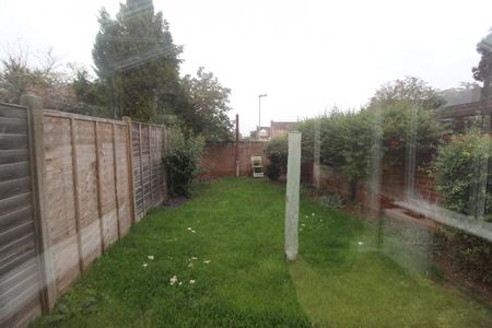 2 bedroom House To Let - Photo 3