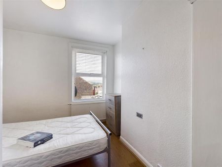 6 bedroom terraced house to rent - Photo 2