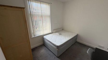 5 bedroom terraced house to rent - Photo 3