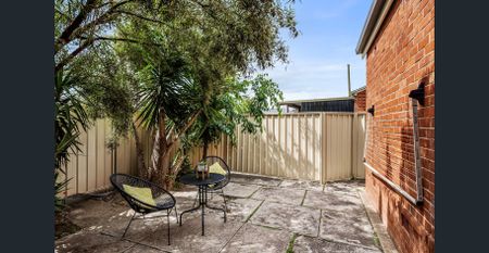 Comfortable Living in the Heart of Enfield - Photo 2