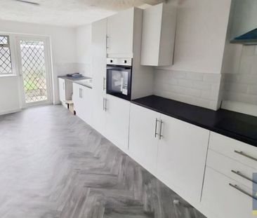 Manor Avenue, Basildon - Photo 3