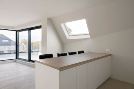 Appartement op de 2de verdieping in Oosteeklo - Photo 2