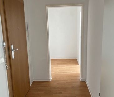 Mit Aufzug! Gut geschnittene 2-Zimmer-Wohnung mit Balkon - Photo 4