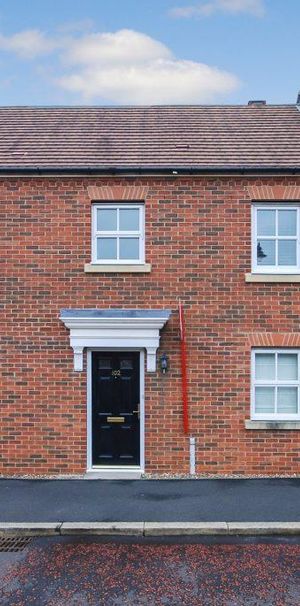 3 bedroom semi-detached house to rent - Photo 1