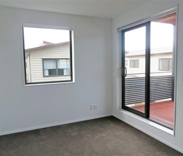 THE FIREMAN'S APARTMENTS - PETONE - Photo 4
