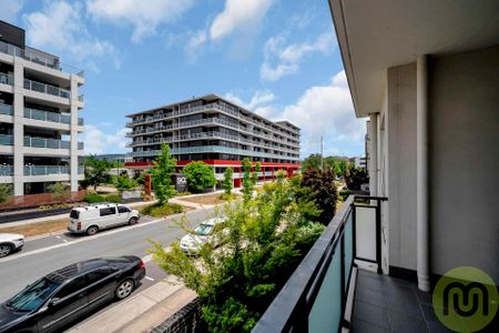 Lakeside Luxury - Photo 2