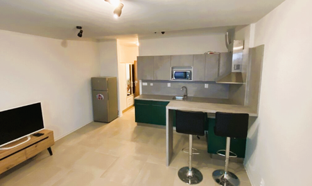 Na prenájom 1izbový zariadený byt v centre Malaciek. - Photo 2