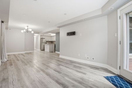 For Lease - 2420 Baronwood Drive Unit# 8-01, Oakville, Ontario - Photo 4