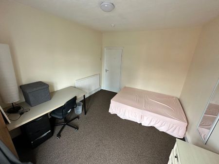 5 bedroom terraced house to rent - Photo 5