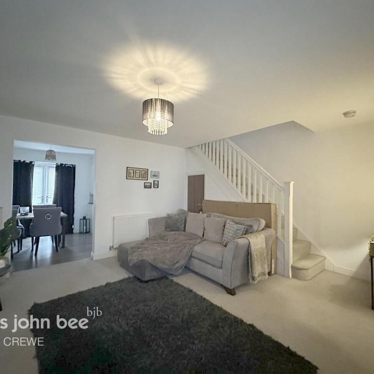 3 bedroom semi-detached house to rent - Photo 1