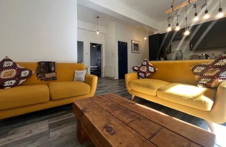 2 bedroom flat to rent - Photo 2