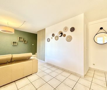 Location Appartement 2 pièces 50m² SOUCIEU EN JARREST 69510 - Photo 2