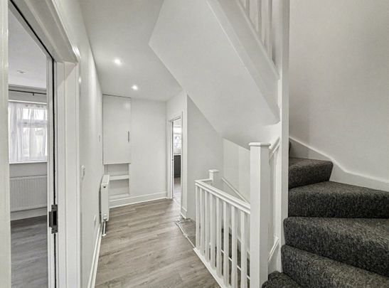 Flat 2, Girton Avenue, Kingsbury, NW9 - Photo 1