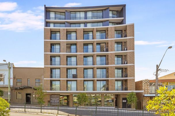 Modern | Furnished, designer studio for lease - Photo 1