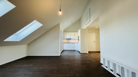 Totalsanierte 2.5-Zimmer-Wohnung mit Balkon und eigenem Waschturm - Foto 2