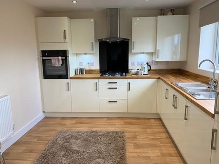 St. Johns Square, Cinderford - Photo 3