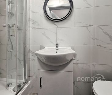 property to rent - Photo 3