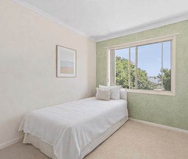 COASTAL LIVING IN A PRIZED PARADISE POINT LOCATION - Photo 5