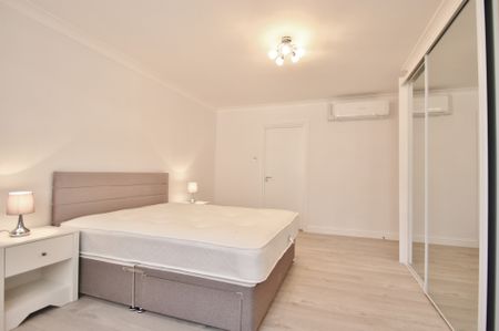 Regent House, Windsor Way, Hammersmith, London, W14 - Photo 5