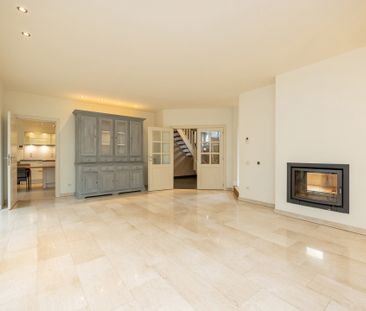 Ruime villa met tuin, bijgebouw en dubbele garage in Zoersel. - Foto 3