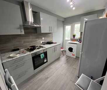 2 Bed Flat, College Road, HA3 - Photo 4