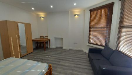 1 bedroom flat to rent - Photo 2