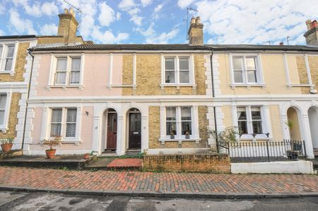 3 Double Bedroom Terrace House to let in Tunbridge Wells - Photo 3