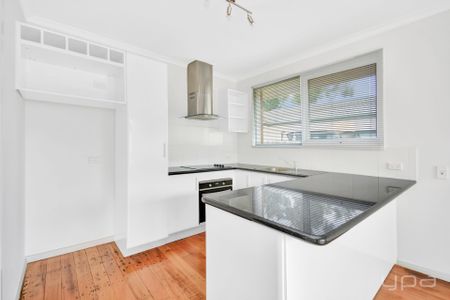 4/11B Edgar Street, Werribee - Photo 3