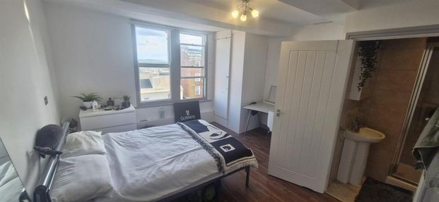 6 bedroom private hall to rent - Photo 1