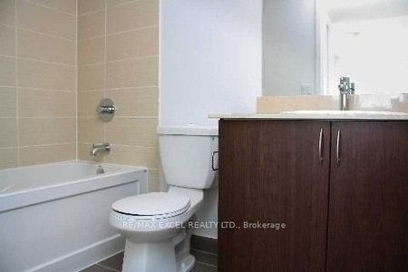 For Lease - 372 Highway 7 Road Unit# 907, Richmond Hill, Ontario - Photo 2