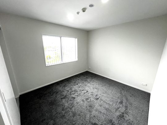 RARE MODERN PENTHOUSE - SPACIOUS & CENTRAL - Photo 1