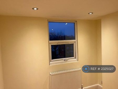 4 bedroom terraced house to rent - Photo 4