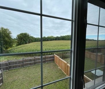 For Lease - 2 Festival Court, East Gwillimbury, Ontario - Photo 5