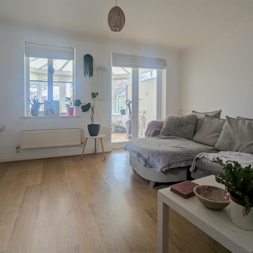 Totton Kathryn Close Unfurnished - Photo 1